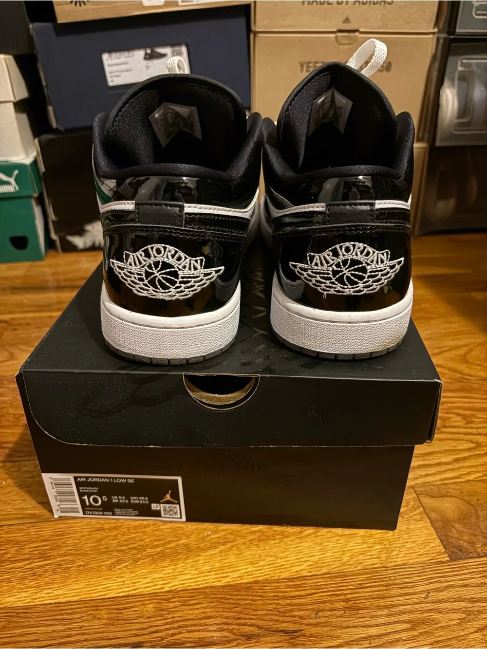 Jordan Low Top Sneakers - Black & White